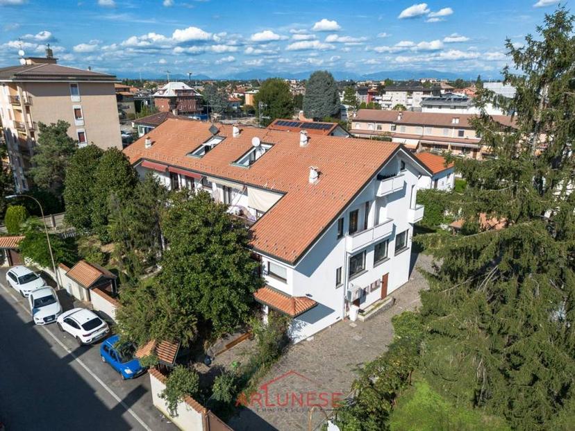 Vendita villa singola via edison Parabiago (MI)