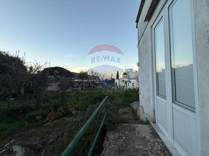 Vendita appartamento via IV novembre Lacco Ameno (NA)